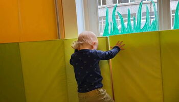 Spielen im Bällebad | Kita Chline Glückspilz | Alfred Escher Strasse 17, 8002 Zurich